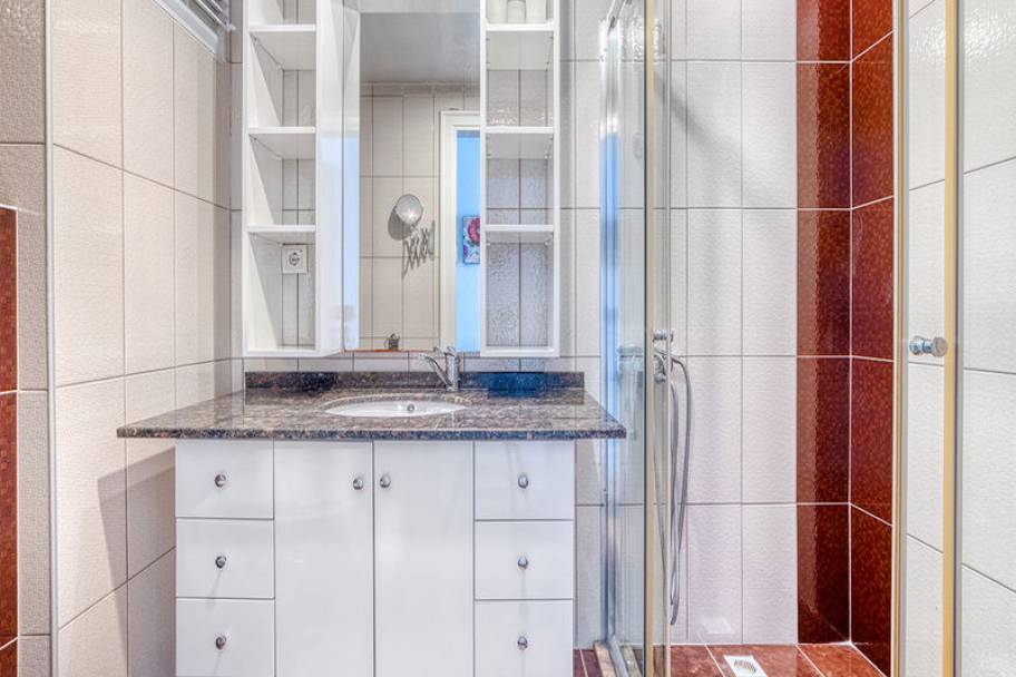 Property Detail